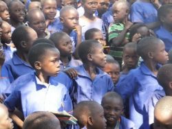 Gemeinde Namboko erhält Secondary School & schafft damit berufliche Perspektive für viele Kinder